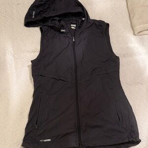 Saucony Women's Black Hooded Running Vest